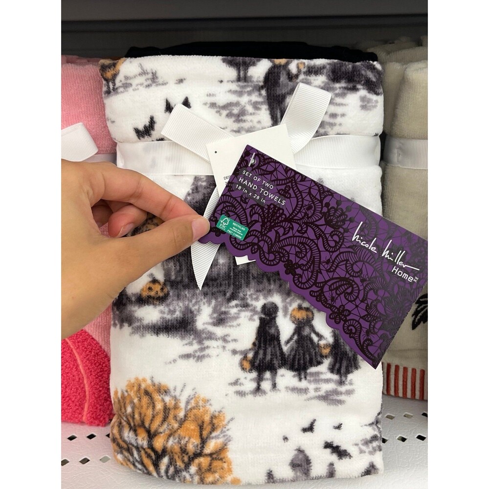 Nicole Miller Halloween Witch Pumpkin Hand Towels Set of 2 - Picture 2 of 2